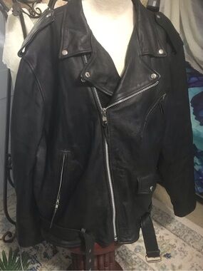 Men's Black Leather
r  BIG AND TALL  Bomber-Style